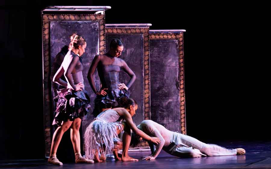 https://www.buonaseraroma.it/wp/wp-content/uploads/2024/10/Balletto-di-Roma-Cenerentola1_1.jpg